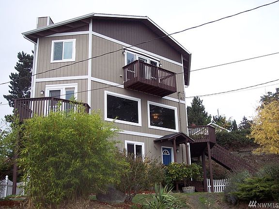 2nd image of 3632 McCall Blvd W