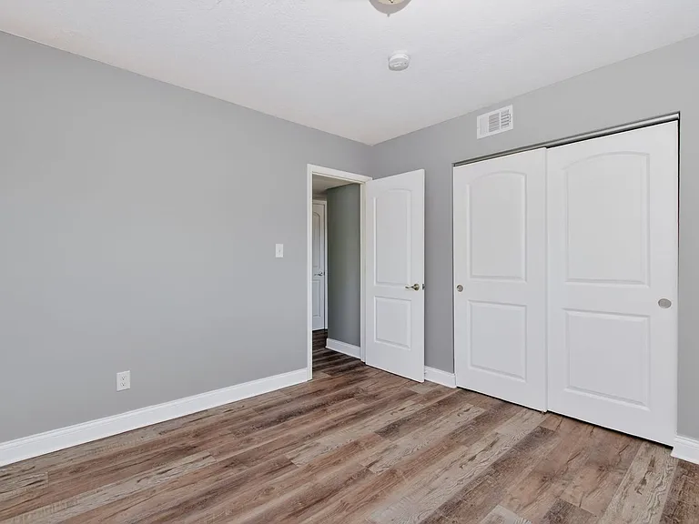 1580 E Mound St — Photo 12