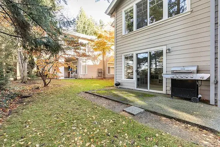 Building Photo - 16908 River Rock Dr