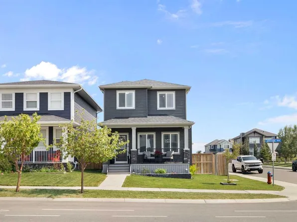 153 W Sandstone Dr, Okotoks, AB T1S 5R8