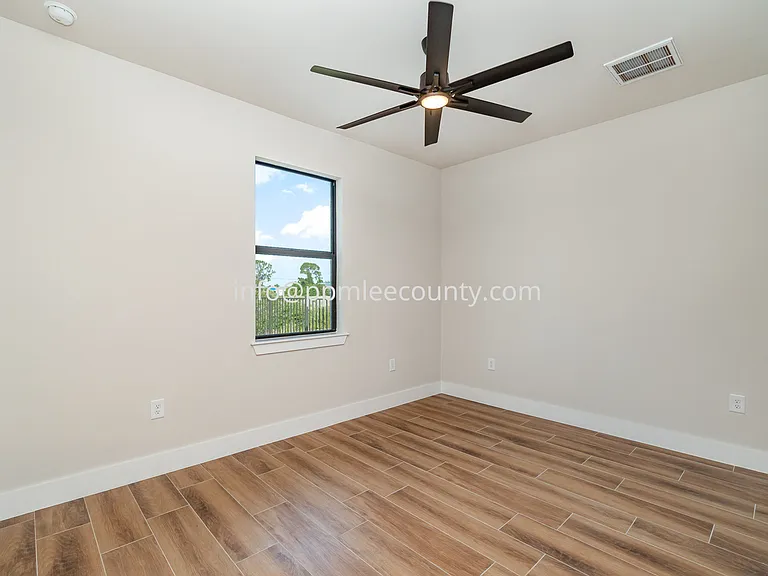 1619 NW 17th St — Photo 14