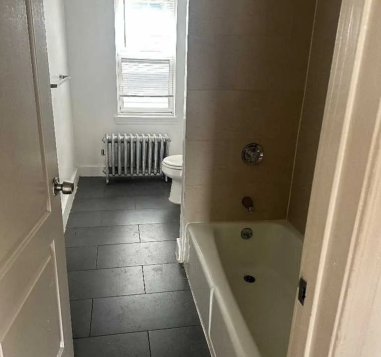 91 Devon St #2