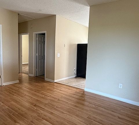 4th image of 4981 Andrews Ave #A