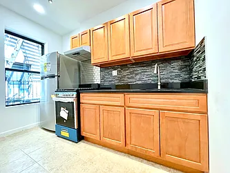 Rented by Safdie Realty Group