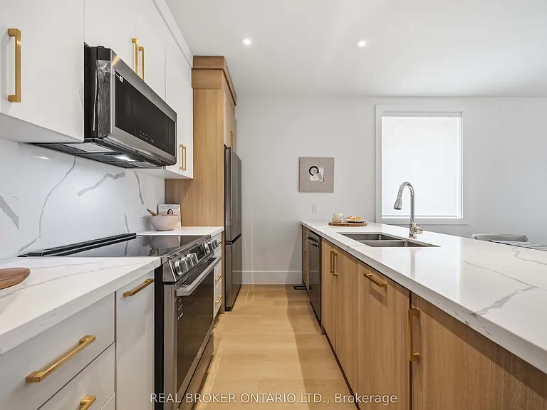102 Boultbee Ave #C — Photo 8