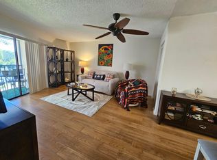 2055 NE Collins Cir APT 6-110, Jensen Beach, FL 34957