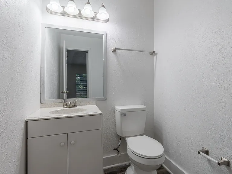 The Courtland — Photo 10
