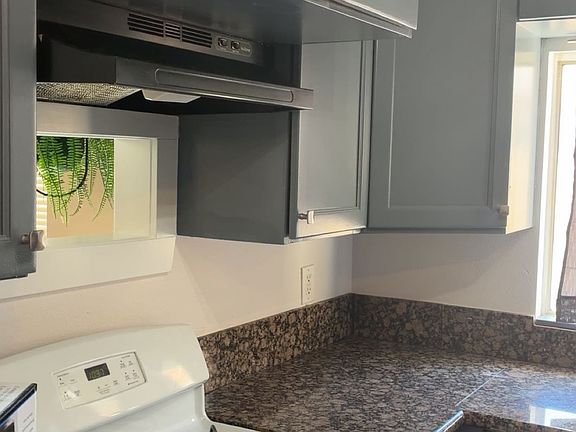 2nd image of 2860 Juniper Dr #2