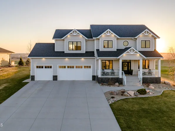 3312 Promontory Dr, Bismarck, ND 58503