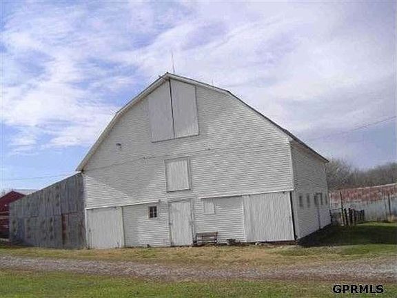 4th image of 34211 Waverly Rd