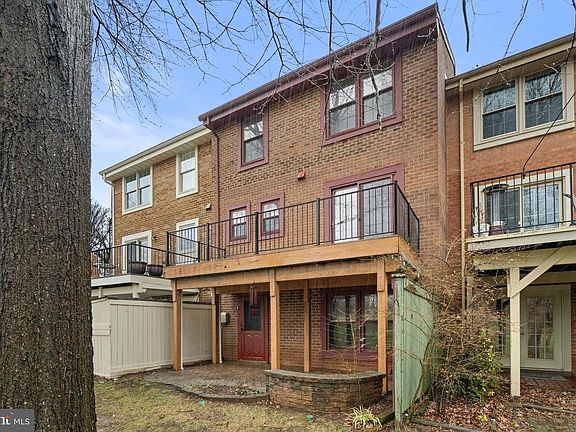 3rd image of 2126 Golf Course Dr