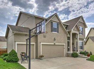 4809 W 158th Pl, Overland Park, KS 66224