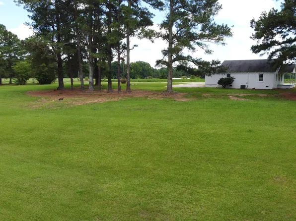 814 Shade Tree Rd, Benson, NC 27504