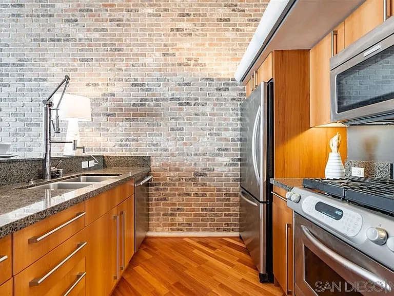350 11th Ave #335 — Photo 9