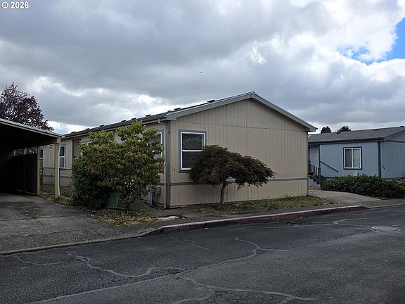 2nd image of 1949 SE Palmquist Rd