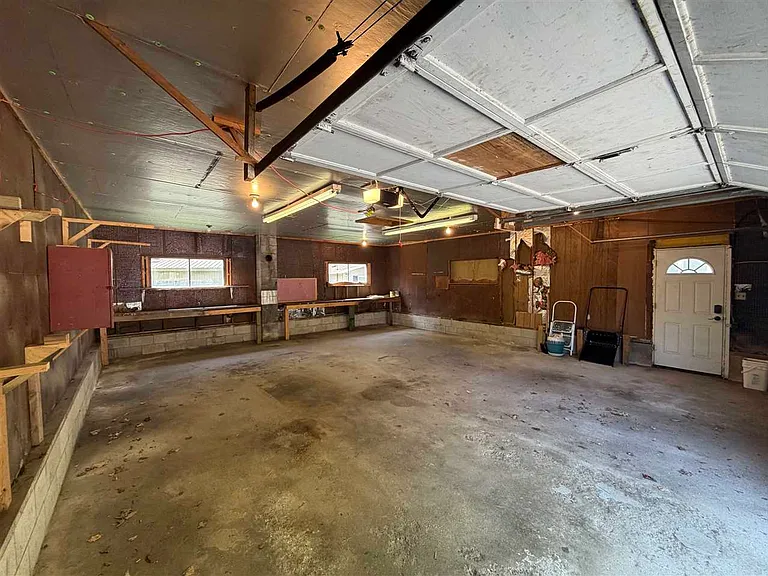 308 W Upright St #1 — Photo 16