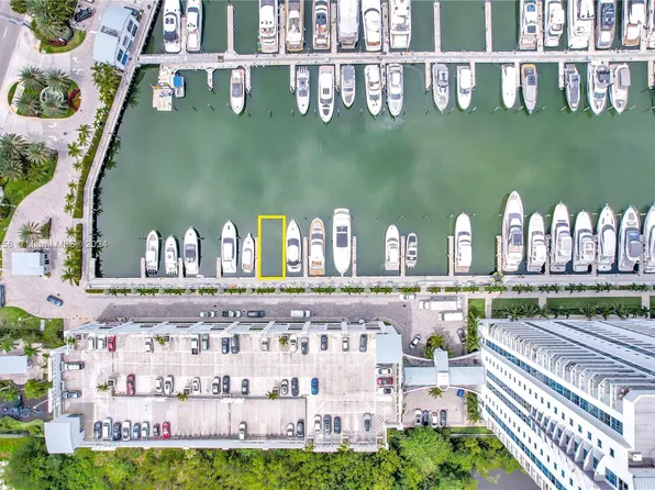 17211 Biscayne Blvd Penthouse 8, North Miami Beach, FL 33160
