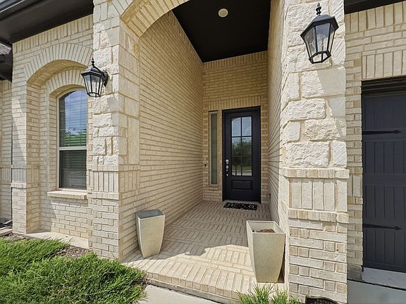 3rd image of 2336 High Plain Ln