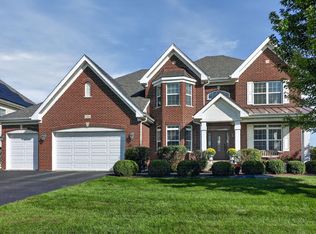 18 N Acacia Dr, Hawthorn Woods, IL 60047