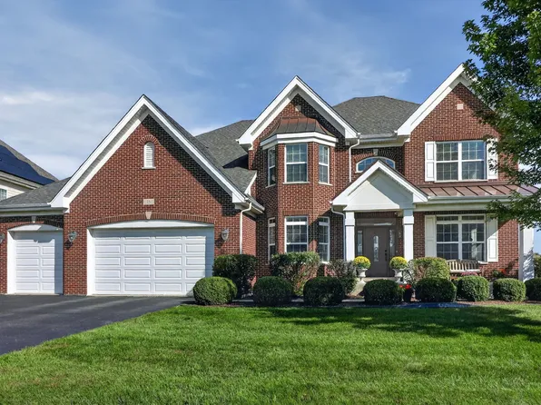 18 N Acacia Dr, Hawthorn Woods, IL 60047