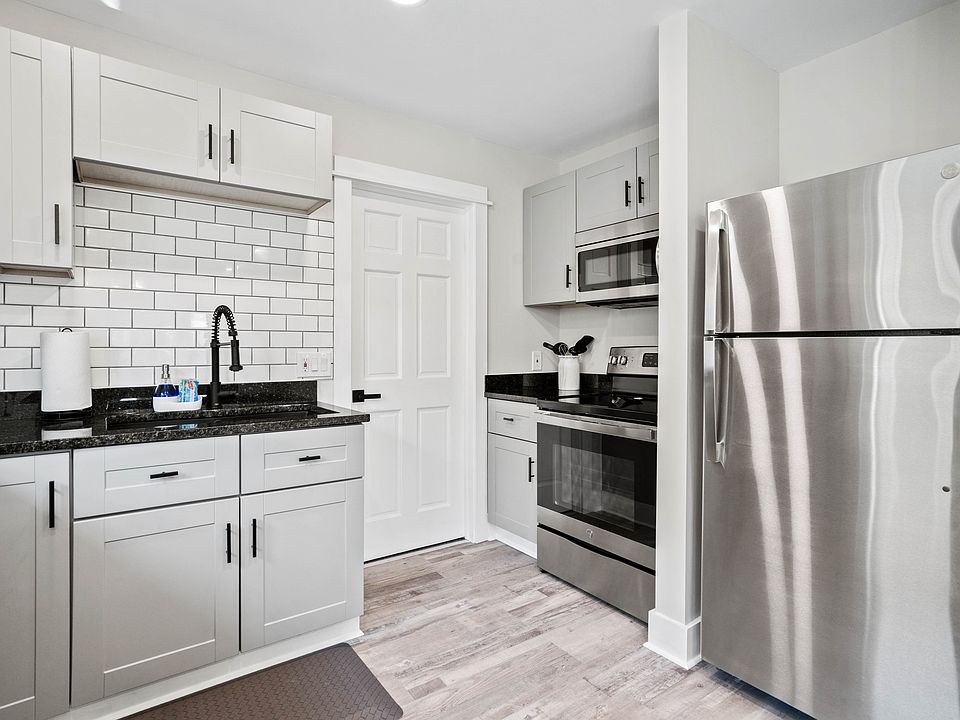 Upper kitchen