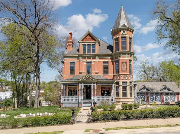 1401 Jules St, Saint Joseph, MO 64501