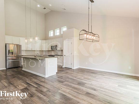 2nd image of 447 Stonefield Cir