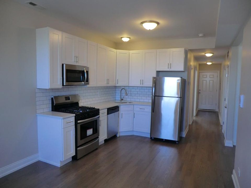 1st image of 2316 S Leavitt St #1BB