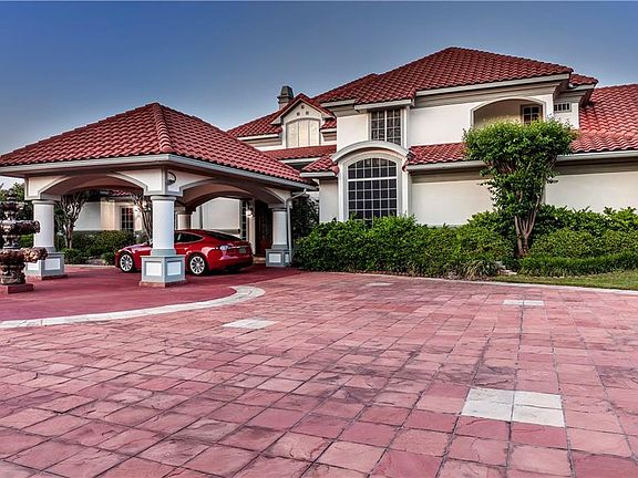 2nd image of 4544 Mahogany Ln