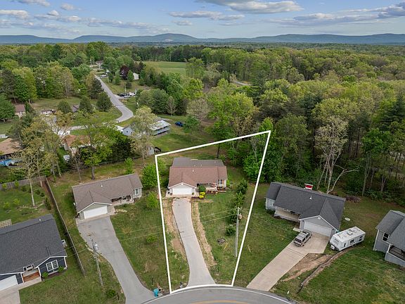 3rd image of 223 Grove Loop