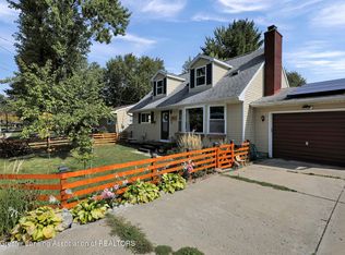3211 Lawdor Rd, Lansing, MI 48911