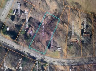 E 637 Lakeview Dr, Lake Ariel, PA 18436