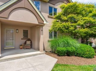 5 Rio Vista Dr, Allendale, NJ 07401