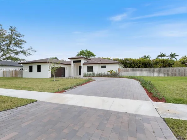 8221 SW 193rd Ter, Cutler Bay, FL 33157
