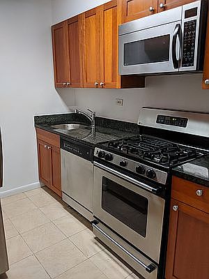 4th image of 330 E 46th St APT 1E