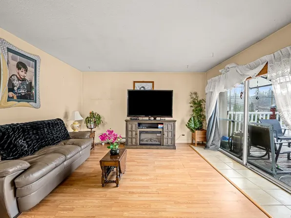 2316 B Willemar Ave, Courtenay, BC V9N 3M8