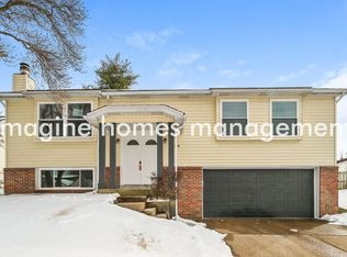 234 Straightoak Ct, Ballwin, MO 63021