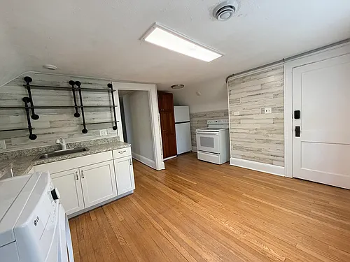 13817 Clifton Blvd #3 Photo 1