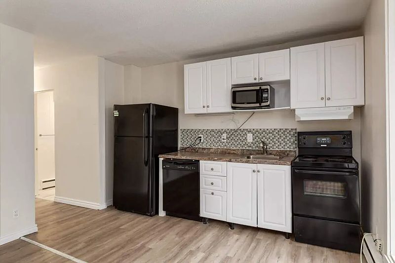 Calgary Apartment for rent - 1 Bedroom — photo 13