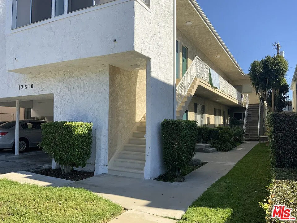 1 bed, 1.0 bath, 600 sqft, $2,445 — Photo 2