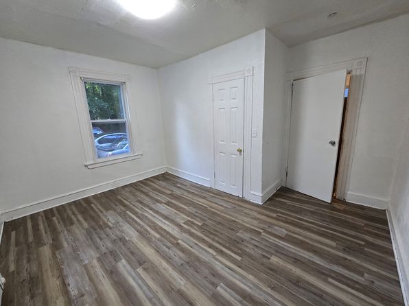 3 Brookside Ave FLOOR 1