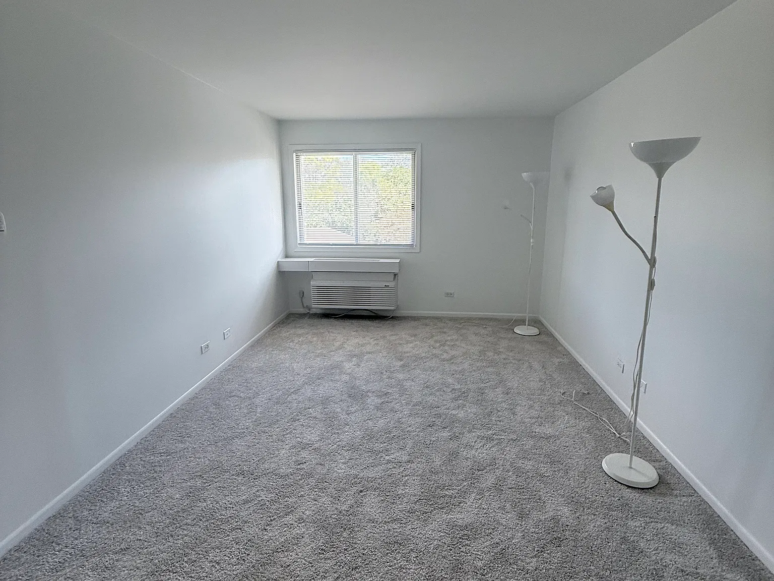 840 N Lakeside Dr — Photo 4