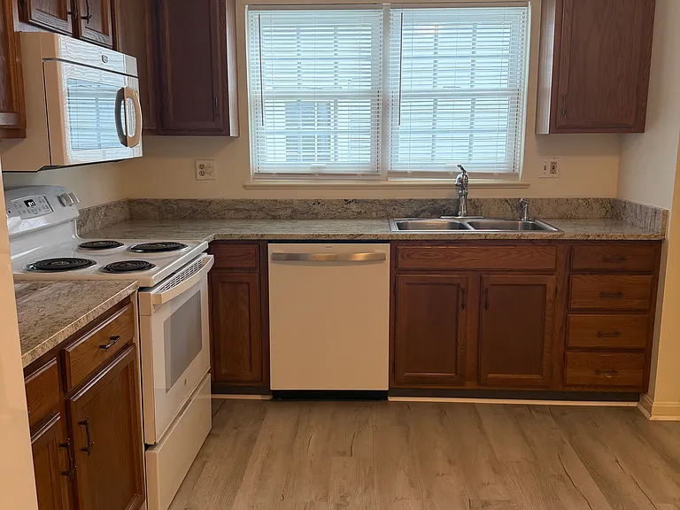 2115 Wexford Rd — Photo 10