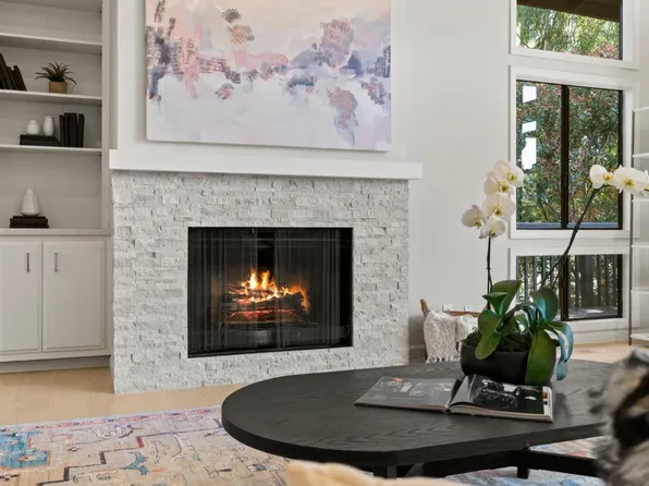 1 Alexis Ct, Menlo Park, CA 94025