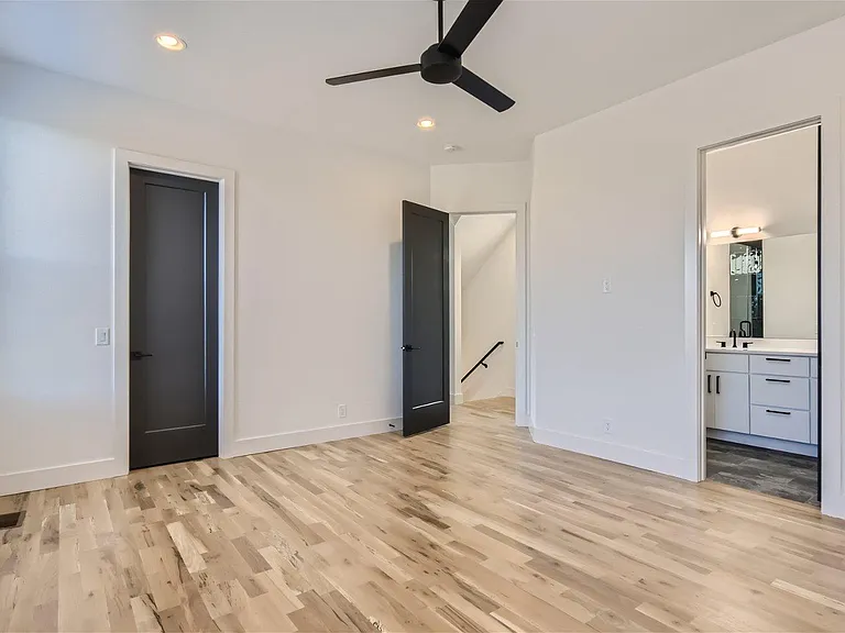 401 Serenity Ln — Photo 16