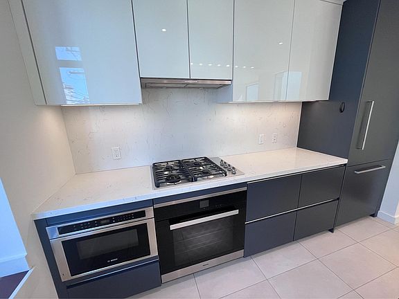 5th image of 1601 Larkin St Unit 201