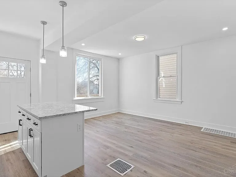 3518 Hudson Ave — Photo 8