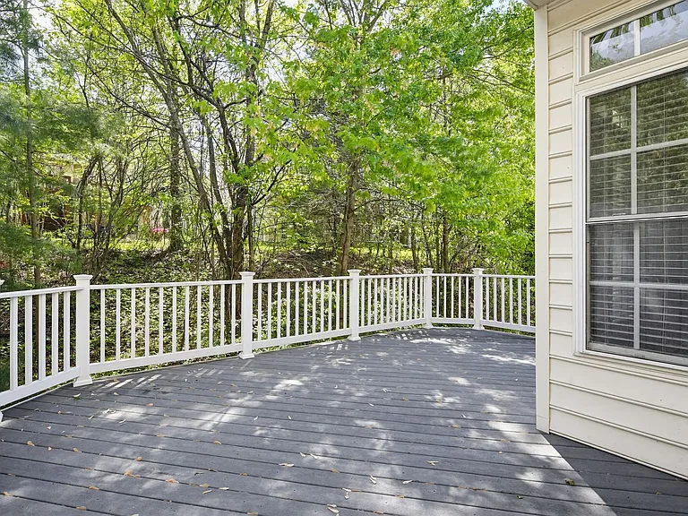 10635 Hillingdon Rd — Photo 32