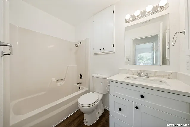 5611 Green Manor St — Photo 9