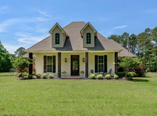 387 Stallion Dr, Grand Cane, LA 71032